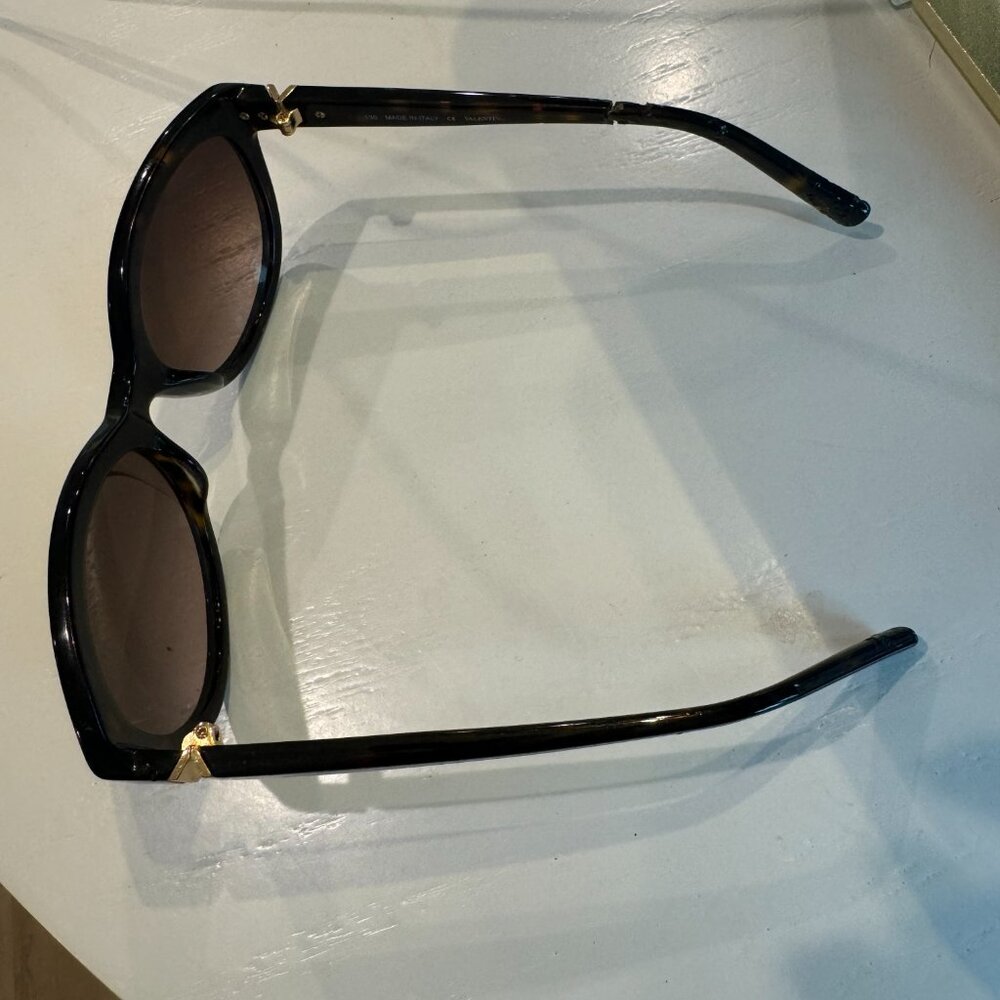 Valentino Brown, Black & Gold Rockstud Tortoise Wayfarer Sunglasses - See Pics! - Picture 3 of 16